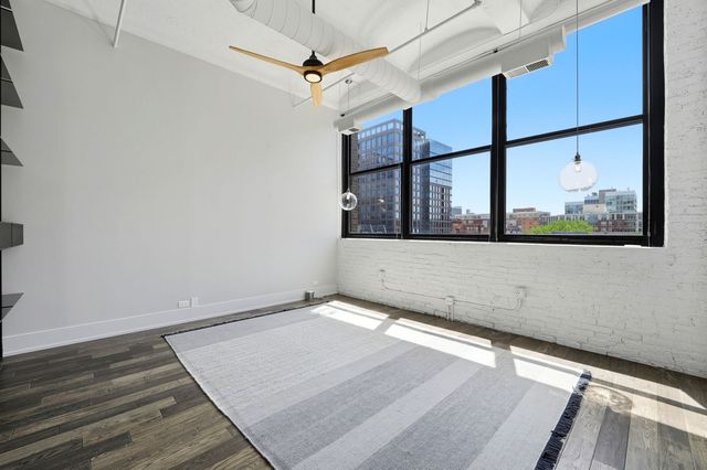 1000 W Washington Boulevard 406, Chicago, IL 60607