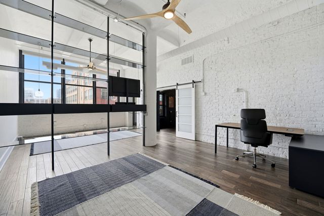 1000 W Washington Boulevard 406, Chicago, IL 60607