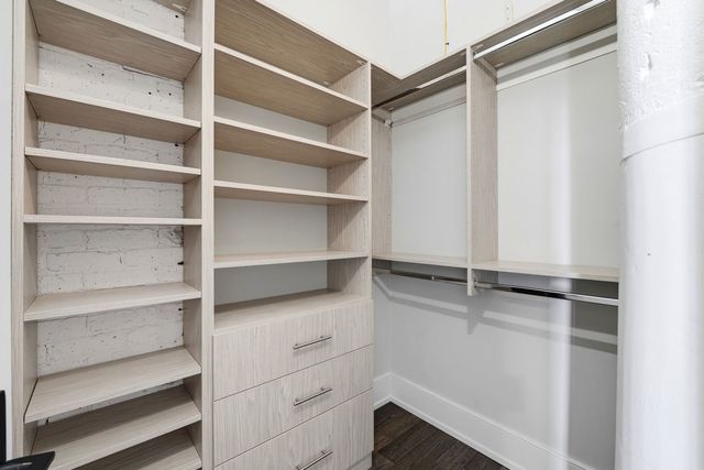 1000 W Washington Boulevard 406, Chicago, IL 60607