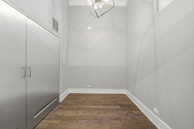 1000 W Washington Boulevard 406, Chicago, IL 60607