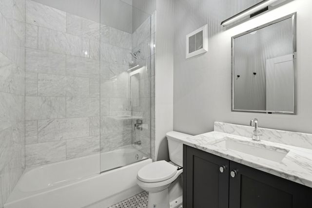 1000 W Washington Boulevard 406, Chicago, IL 60607