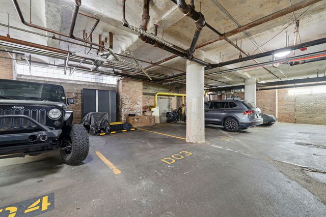 1000 W Washington Boulevard 406, Chicago, IL 60607