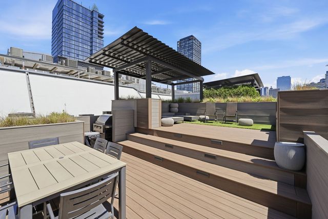 1000 W Washington Boulevard 406, Chicago, IL 60607