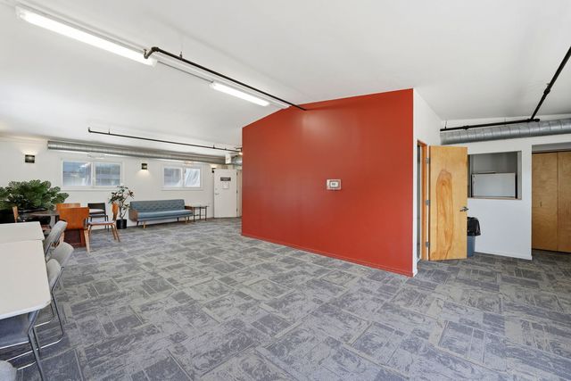 1000 W Washington Boulevard 406, Chicago, IL 60607
