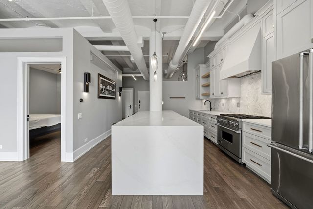1000 W Washington Boulevard 406, Chicago, IL 60607