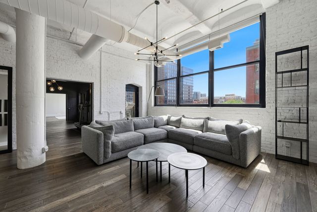 1000 W Washington Boulevard 406, Chicago, IL 60607
