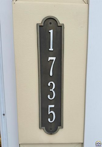 1735 SW Randolph AVE, Topeka, KS 66604