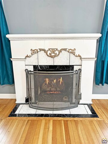 1735 SW Randolph AVE, Topeka, KS 66604