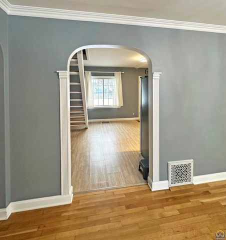 1735 SW Randolph AVE, Topeka, KS 66604