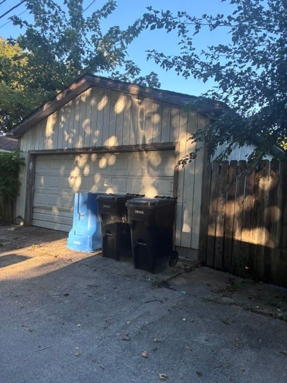 7608 S Bishop Street, Chicago, IL 60620 — photo 2