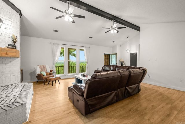 14 Eagle Crest, Conway, AR 72032