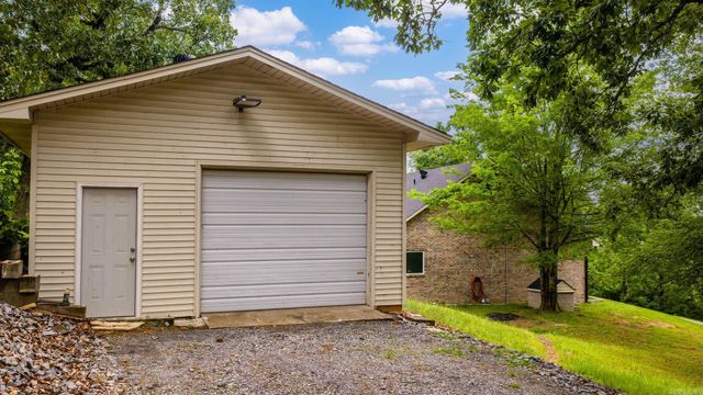 14 Eagle Crest, Conway, AR 72032