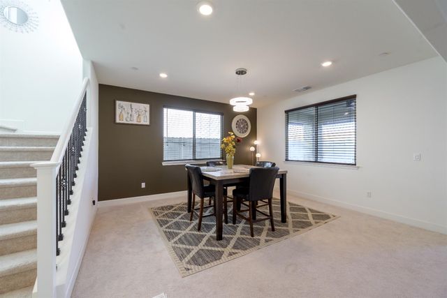 7666 Ocean Park Dr, Antelope, CA 95843