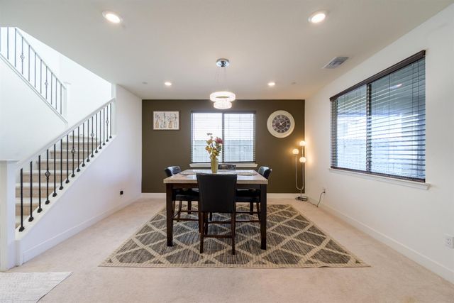 7666 Ocean Park Dr, Antelope, CA 95843