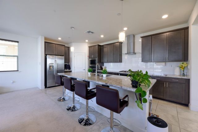 7666 Ocean Park Dr, Antelope, CA 95843