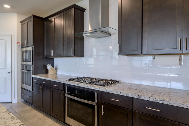 7666 Ocean Park Dr, Antelope, CA 95843