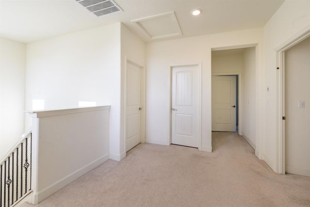 7666 Ocean Park Dr, Antelope, CA 95843