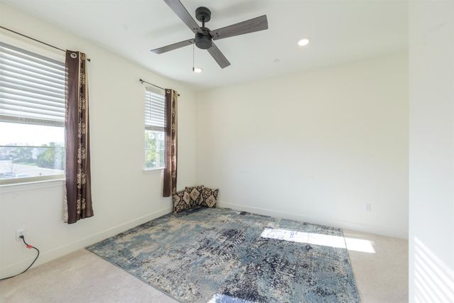 7666 Ocean Park Dr, Antelope, CA 95843