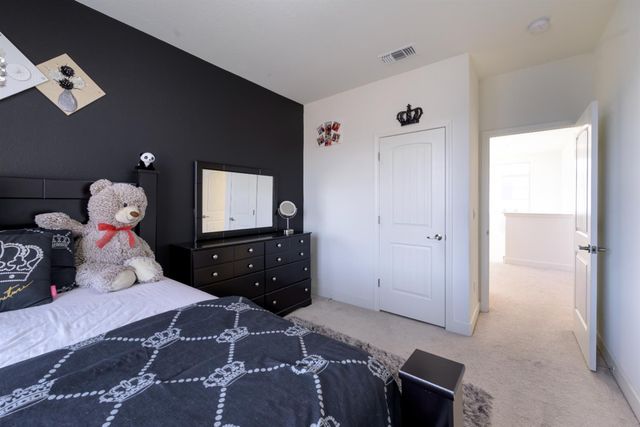 7666 Ocean Park Dr, Antelope, CA 95843