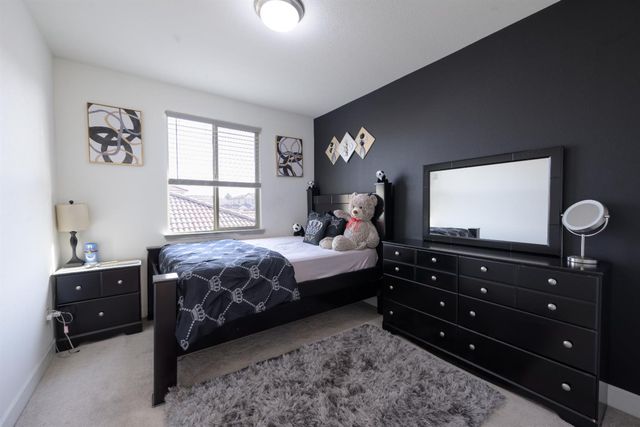 7666 Ocean Park Dr, Antelope, CA 95843