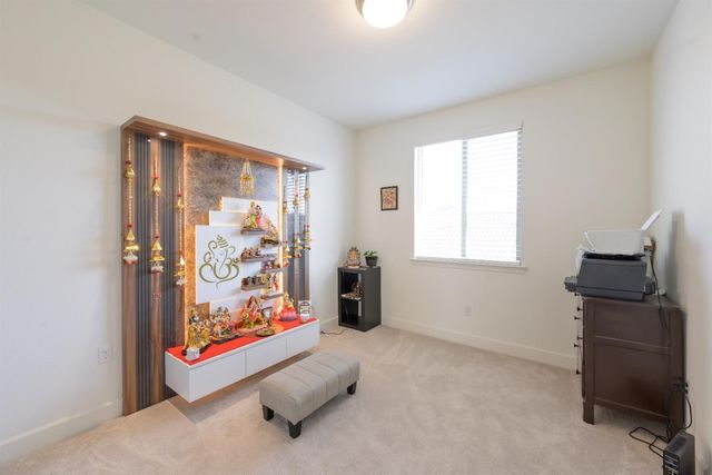 7666 Ocean Park Dr, Antelope, CA 95843