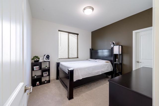 7666 Ocean Park Dr, Antelope, CA 95843