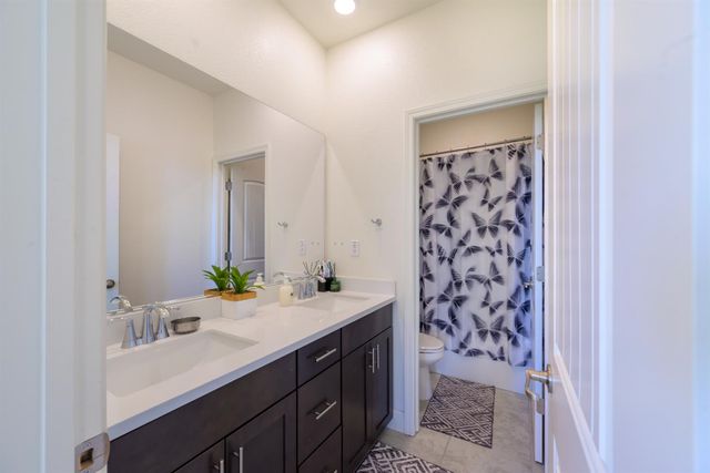 7666 Ocean Park Dr, Antelope, CA 95843