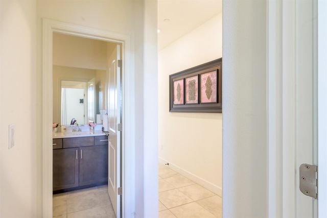 7666 Ocean Park Dr, Antelope, CA 95843