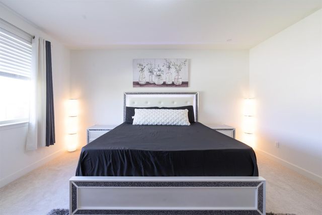 7666 Ocean Park Dr, Antelope, CA 95843