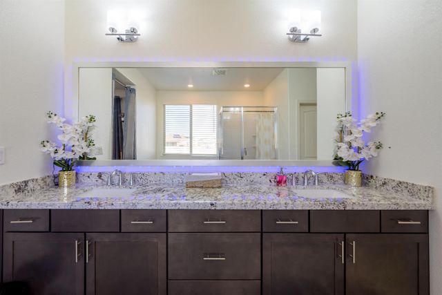 7666 Ocean Park Dr, Antelope, CA 95843