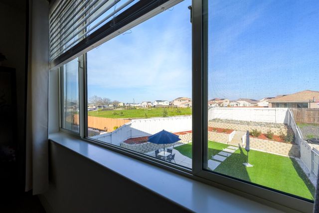 7666 Ocean Park Dr, Antelope, CA 95843