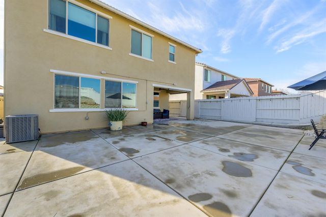 7666 Ocean Park Dr, Antelope, CA 95843