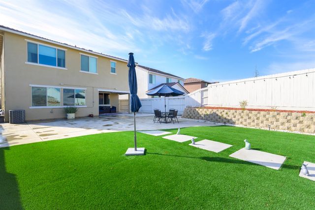 7666 Ocean Park Dr, Antelope, CA 95843