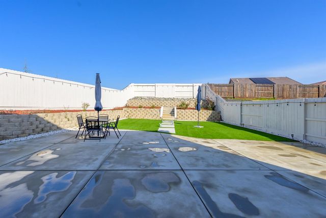 7666 Ocean Park Dr, Antelope, CA 95843