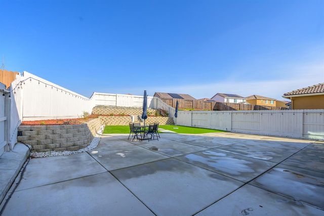 7666 Ocean Park Dr, Antelope, CA 95843