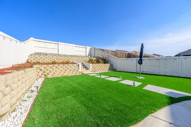 7666 Ocean Park Dr, Antelope, CA 95843