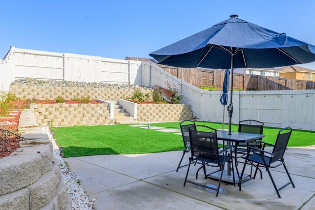 7666 Ocean Park Dr, Antelope, CA 95843