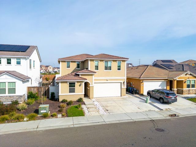 7666 Ocean Park Dr, Antelope, CA 95843