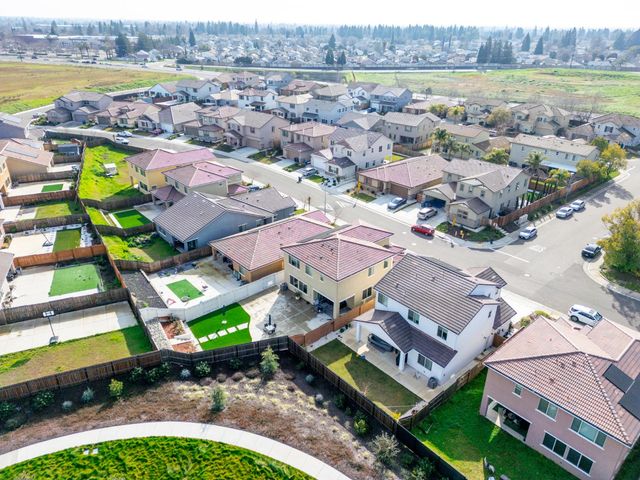 7666 Ocean Park Dr, Antelope, CA 95843