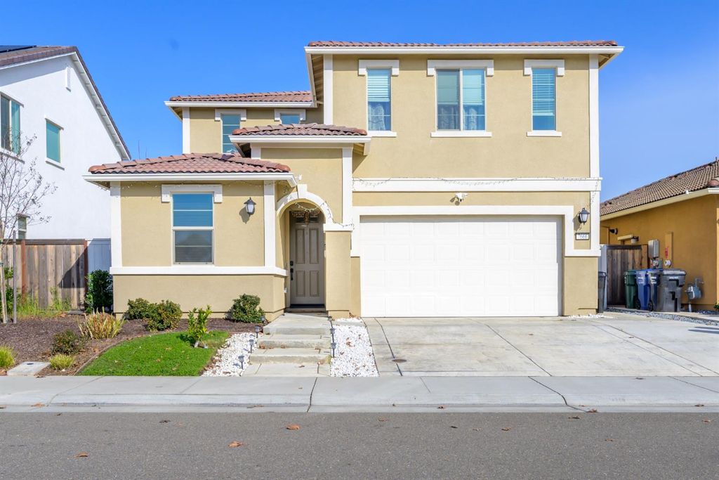 7666 Ocean Park Dr, Antelope, CA 95843