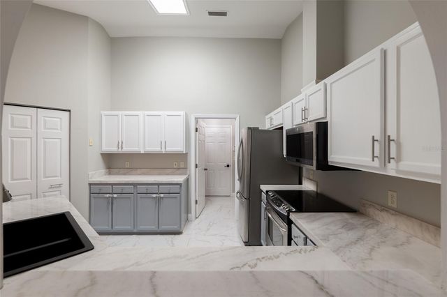9017 NW 16TH LANE, Gainesville, FL 32606