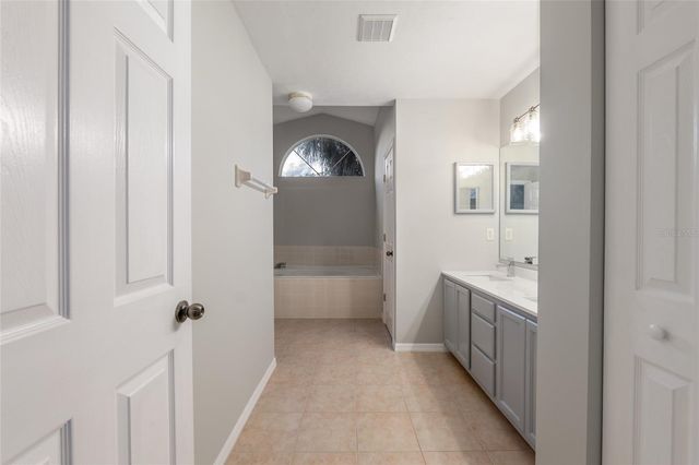 9017 NW 16TH LANE, Gainesville, FL 32606
