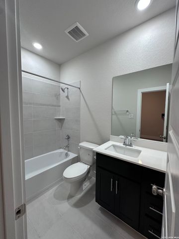 18411 Rhone River Dr, San Antonio, TX 78260