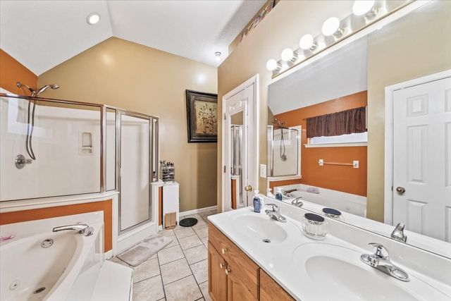 3985 Sunset Lake Cv, Memphis, TN 38135