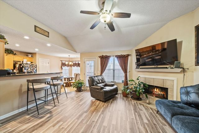 3985 Sunset Lake Cv, Memphis, TN 38135