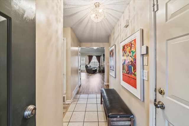 3985 Sunset Lake Cv, Memphis, TN 38135