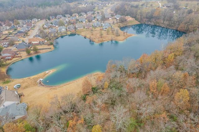 3985 Sunset Lake Cv, Memphis, TN 38135