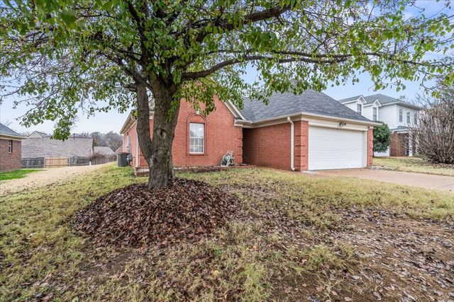 3985 Sunset Lake Cv, Memphis, TN 38135