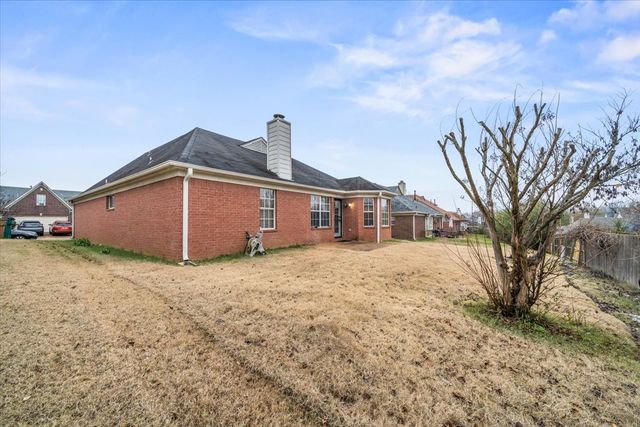 3985 Sunset Lake Cv, Memphis, TN 38135