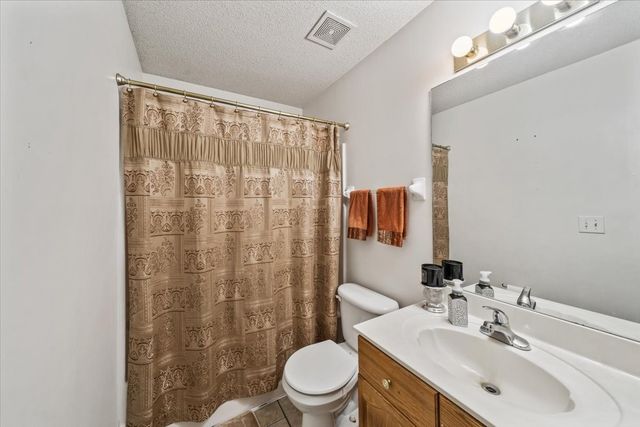 3985 Sunset Lake Cv, Memphis, TN 38135